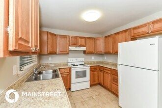 2882 Green Trail Dr in College Park, GA - Foto de edificio - Building Photo