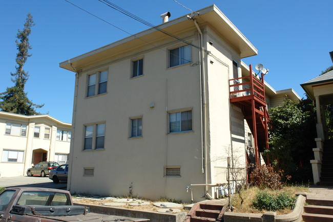 32 Rio Vista Ave in Oakland, CA - Foto de edificio - Building Photo