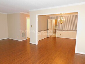 2418 Cottage Pl in Greensboro, NC - Building Photo - Building Photo