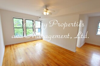 936 W Sunnyside in Chicago, IL - Building Photo - Interior Photo