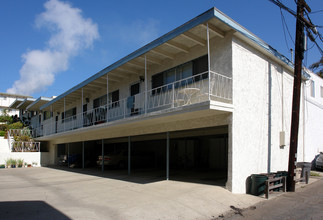 126-130 Loma Vista St in El Segundo, CA - Building Photo - Building Photo