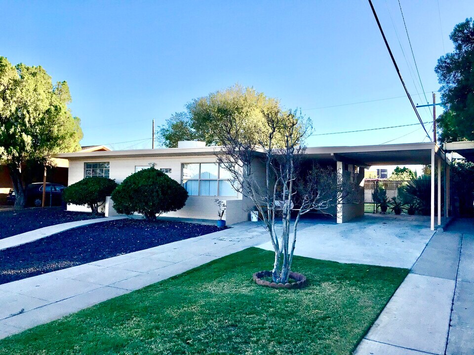 6338 St Lo Rd in El Paso, TX - Building Photo