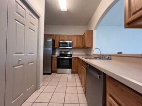 2216 Garden Lake Dr in Winter Haven, FL - Building Photo - Building Photo