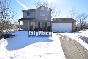 47 Meadow Ct W in Whiteland, IN - Building Photo