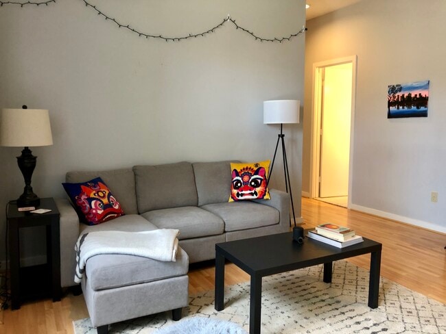 2A Wellington St, Unit 5 in Boston, MA - Building Photo - Building Photo