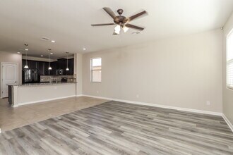 9850 Red Iron Creek in Converse, TX - Foto de edificio - Building Photo