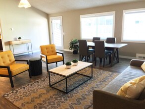 Regatta Apartments in Des Moines, WA - Building Photo - Building Photo