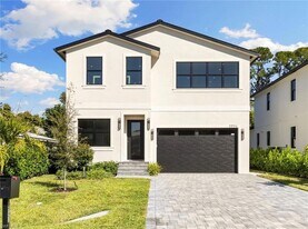 2721 Van Buren Ave in Naples, FL - Building Photo