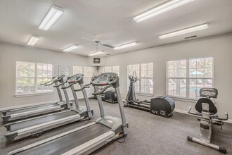 Hillside Square in Gainesville, GA - Building Photo - Interior Photo