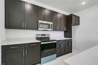 4725 27th St SW in Lehigh Acres, FL - Building Photo - Building Photo