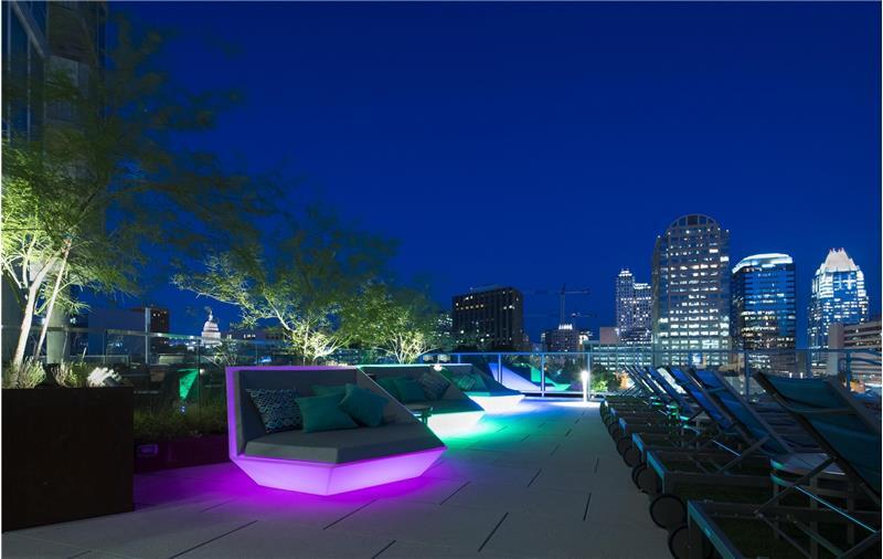 617 W 7th St in Austin, TX - Building Photo