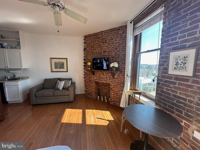 1615 Q St NW in Washington, DC - Building Photo - Building Photo