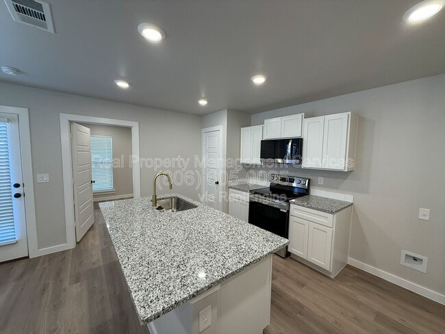 8328 24th St in Lubbock, TX - Building Photo - Building Photo