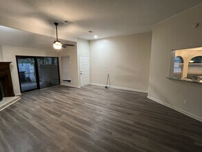 1635 Ainsdale Dr in Houston, TX - Building Photo - Building Photo