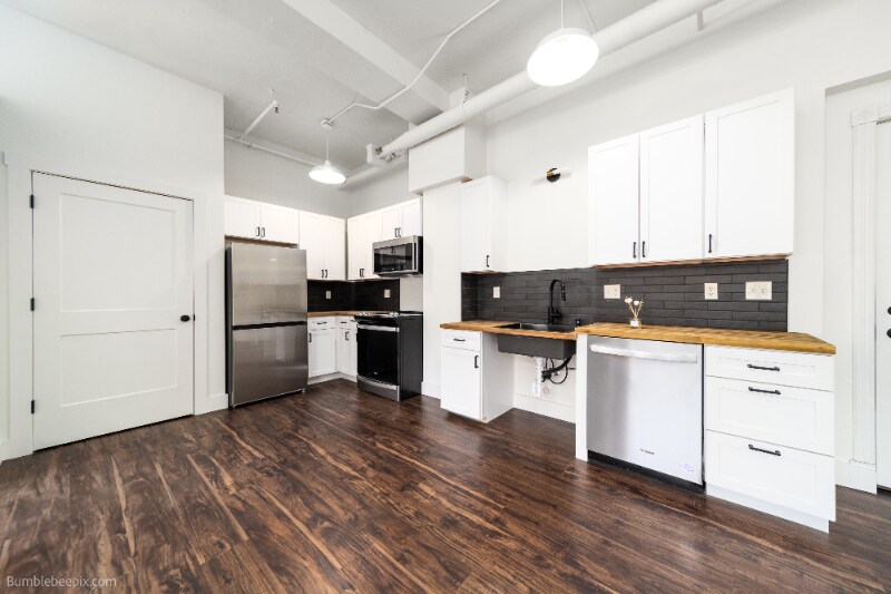 7 S Howard St in Spokane, WA - Building Photo