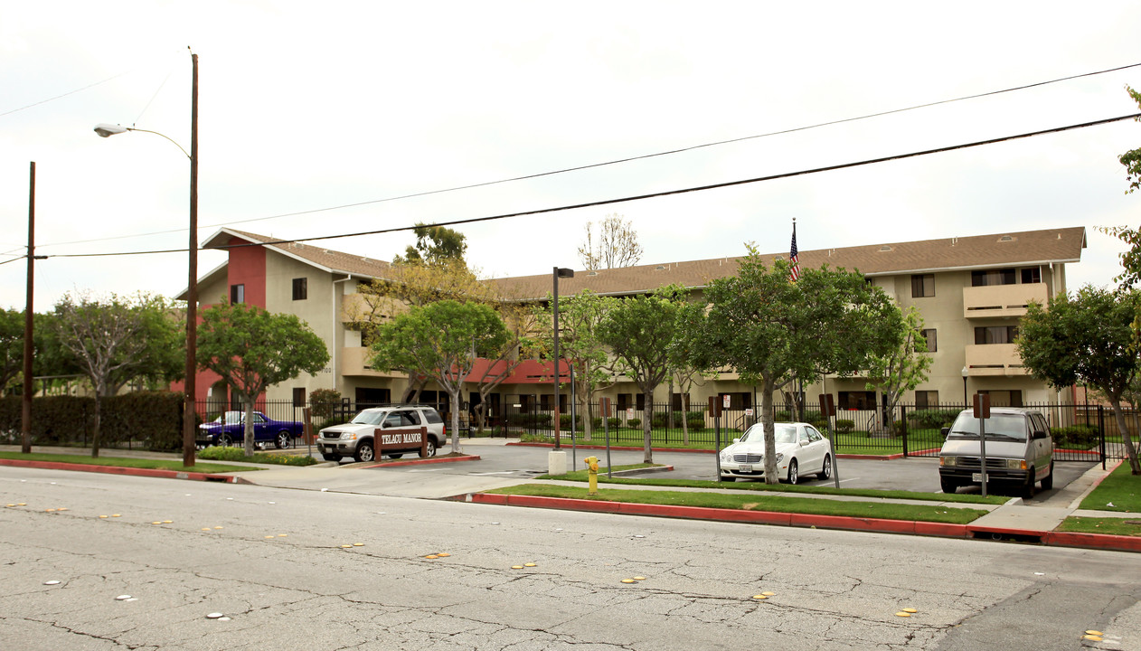 Telacu Manor in Los Angeles, CA - Building Photo