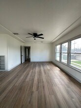 1597 N Van Ness Ave in Fresno, CA - Building Photo - Building Photo