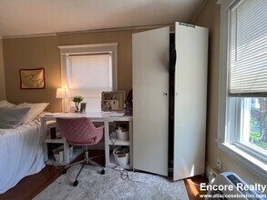 289 Foster St, Unit #1 in Boston, MA - Building Photo - Building Photo