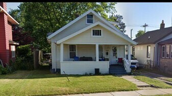 2106 Milburn Blvd in Mishawaka, IN - Building Photo