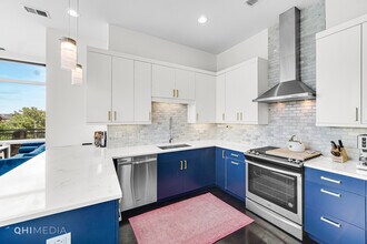 5 N Oakley Blvd in Chicago, IL - Building Photo - Building Photo