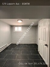 579 Liberty Ave in Jersey City, NJ - Foto de edificio - Building Photo