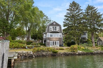 148 Whipple Rd in Kittery, ME - Building Photo - Building Photo