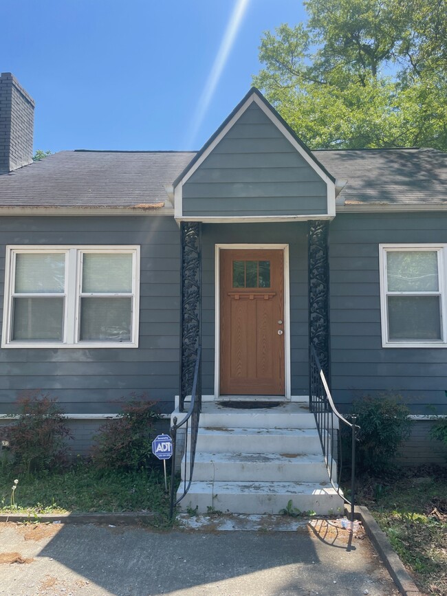 property at 600 Fayetteville Rd SE