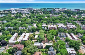 823 Hamlin St in Evanston, IL - Building Photo - Building Photo