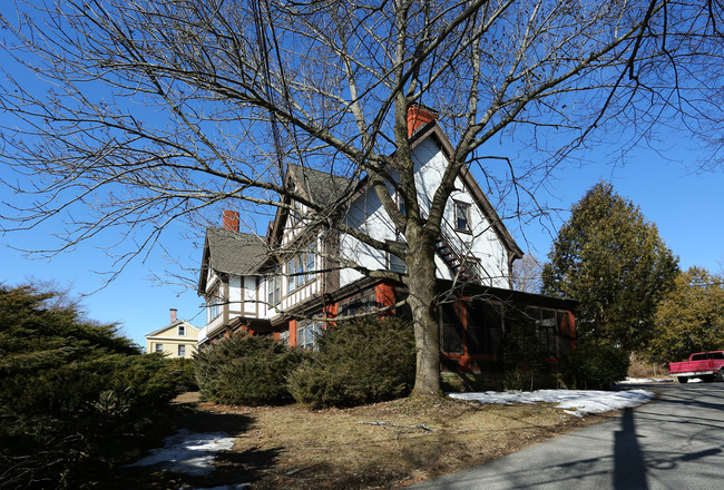 12 Pleasant St in Methuen, MA - Foto de edificio - Building Photo