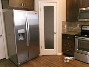 1050 Front Ave NE in Albany, OR - Building Photo - Building Photo