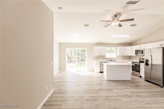 1120 Darling St E in Lehigh Acres, FL - Building Photo - Building Photo
