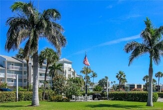 20 NE Plantation Rd in Stuart, FL - Foto de edificio - Building Photo