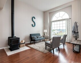 1804 SW Tahoe St in Oak Harbor, WA - Building Photo - Building Photo