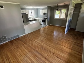 305 Hunt Dr in Fayetteville, NY - Building Photo - Building Photo