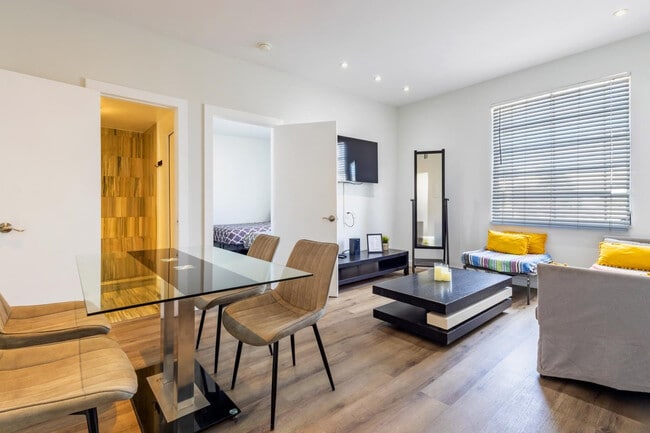 750 Collins Ave in Miami Beach, FL - Building Photo - Building Photo