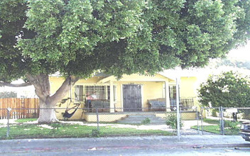 1260-1260 1/2 N Las Palmas Ave in Los Angeles, CA - Building Photo - Building Photo