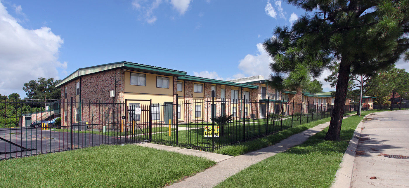 Skyview Terrace in New Orleans, LA - Building Photo