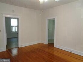 14 E Madison Ave in Collingswood, NJ - Building Photo