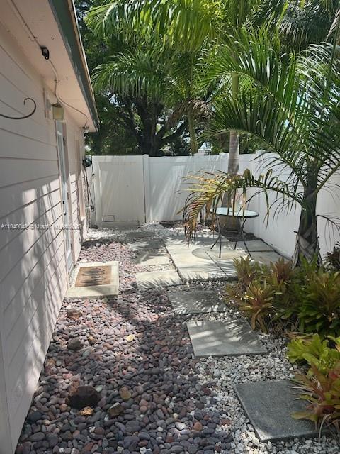 2016 NE 14th Ct in Fort Lauderdale, FL - Building Photo - Building Photo