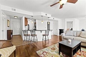 4555 Main St in Kansas City, MO - Building Photo - Building Photo