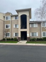 565 Peerless Way in Tracy, CA - Building Photo