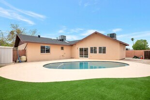 1672 E Bishop Dr in Tempe, AZ - Building Photo