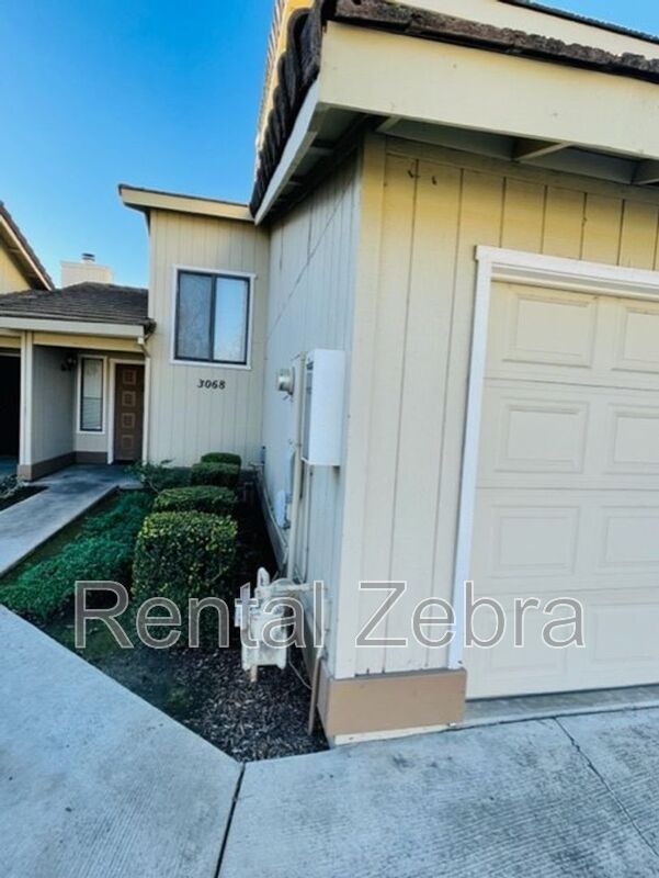 3068 Colony Park Dr in Merced, CA - Foto de edificio - Building Photo