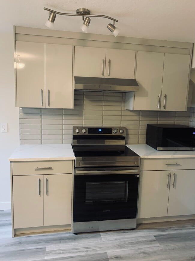 32 Redstone Av NE in Calgary, AB - Building Photo - Building Photo