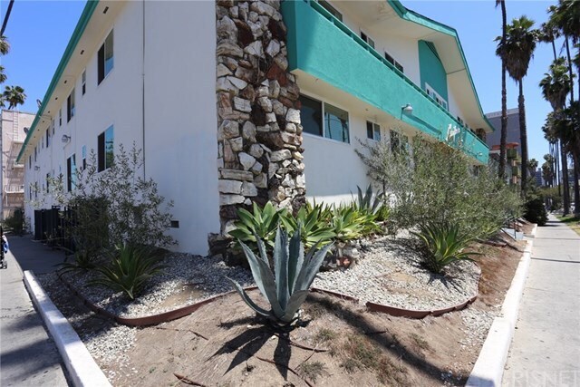 400 S Mariposa Ave-Unit -10 in Los Angeles, CA - Building Photo - Building Photo