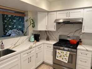 6752 Hillpark Dr in Los Angeles, CA - Foto de edificio - Building Photo