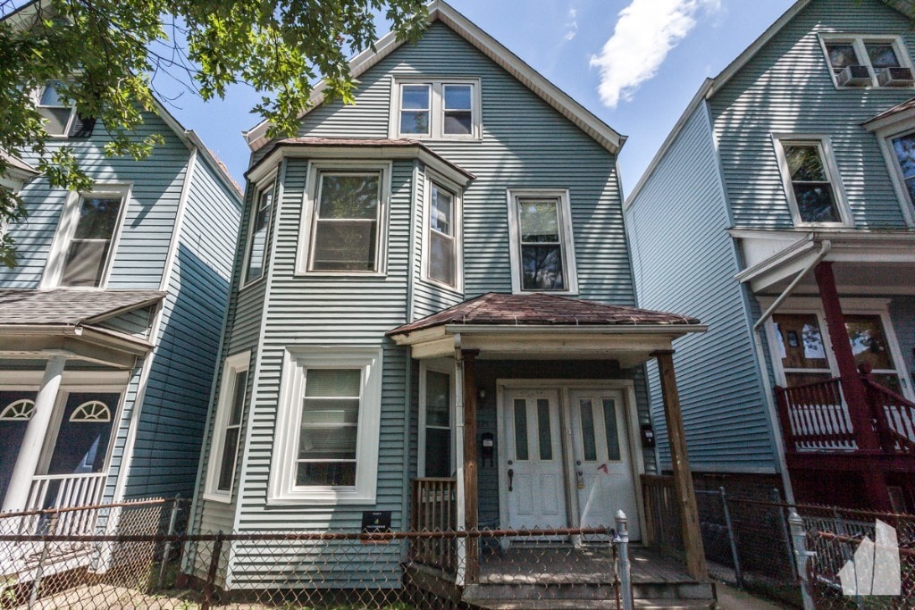 3121 N Kimball Ave, Unit 2 in Chicago, IL - Building Photo