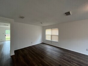 8419 Manderly Pl in Converse, TX - Building Photo - Building Photo