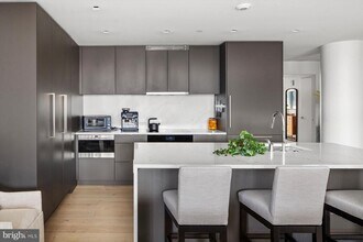 2100 Hamilton St in Philadelphia, PA - Building Photo - Building Photo