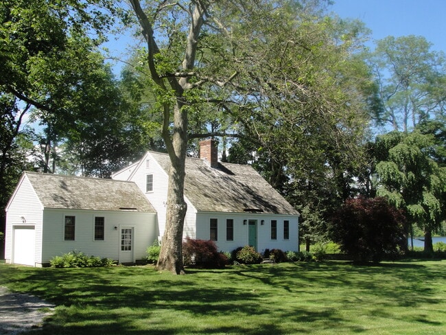 property at 25a Main St